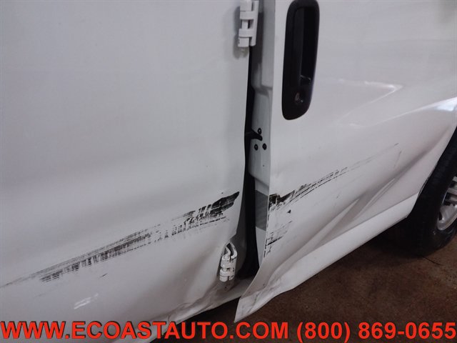 Used 2017 Chevrolet Express 2500 RWD image 17