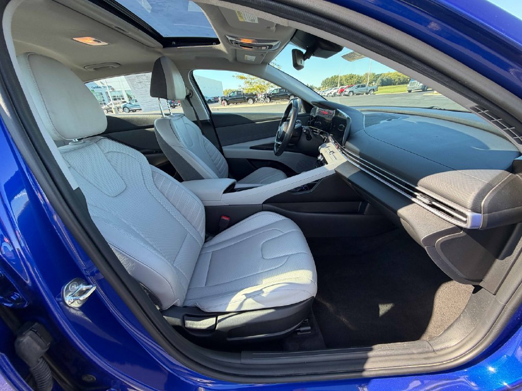 Used 2024 Hyundai Elantra Limited FWD image 23