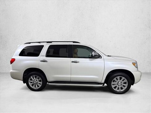 Used 2016 Toyota Sequoia Platinum RWD image 4
