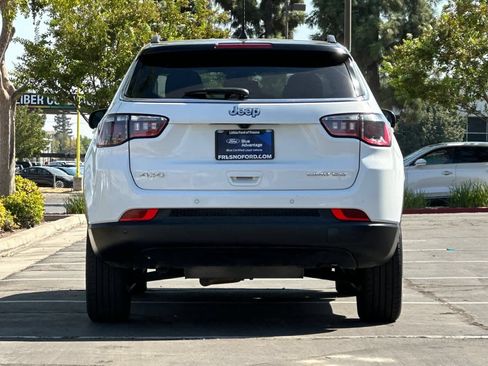 Used 2025 Jeep Compass Limited AWD/4WD image 8