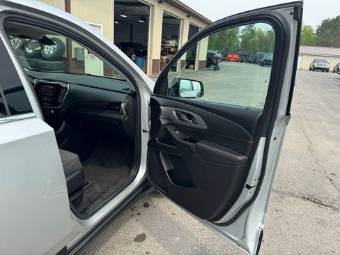 Used 2020 Chevrolet Traverse LS image 36