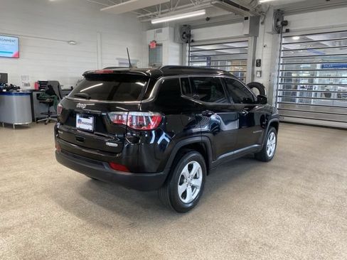 Used 2019 Jeep Compass Latitude w/ Cold Weather Group AWD/4WD image 5