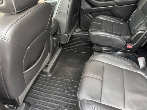 Used 2022 Chevrolet Traverse RS AWD/4WD image 17