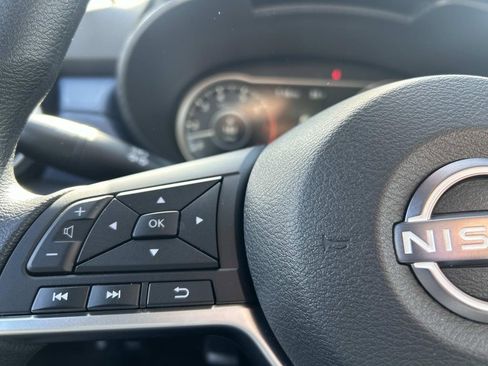 Used 2025 Nissan Versa SV w/ Trunk Package image 23