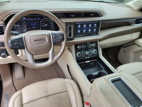 Used 2021 GMC Yukon XL Denali RWD image 5