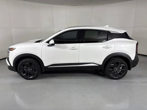 Certified 2025 Nissan Kicks SR FWD image 5