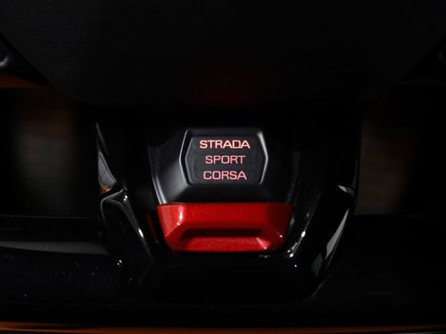 Used 2020 Lamborghini Huracan EVO image 46