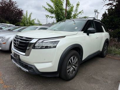 Certified 2023 Nissan Pathfinder SL w/ Lighting Package (N92)
