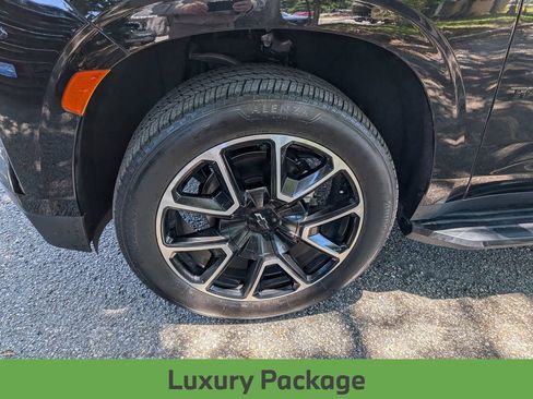 Used 2023 Chevrolet Tahoe RST w/ Luxury Package AWD/4WD image 12