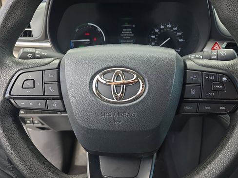 Certified 2024 Toyota Sienna LE FWD image 26