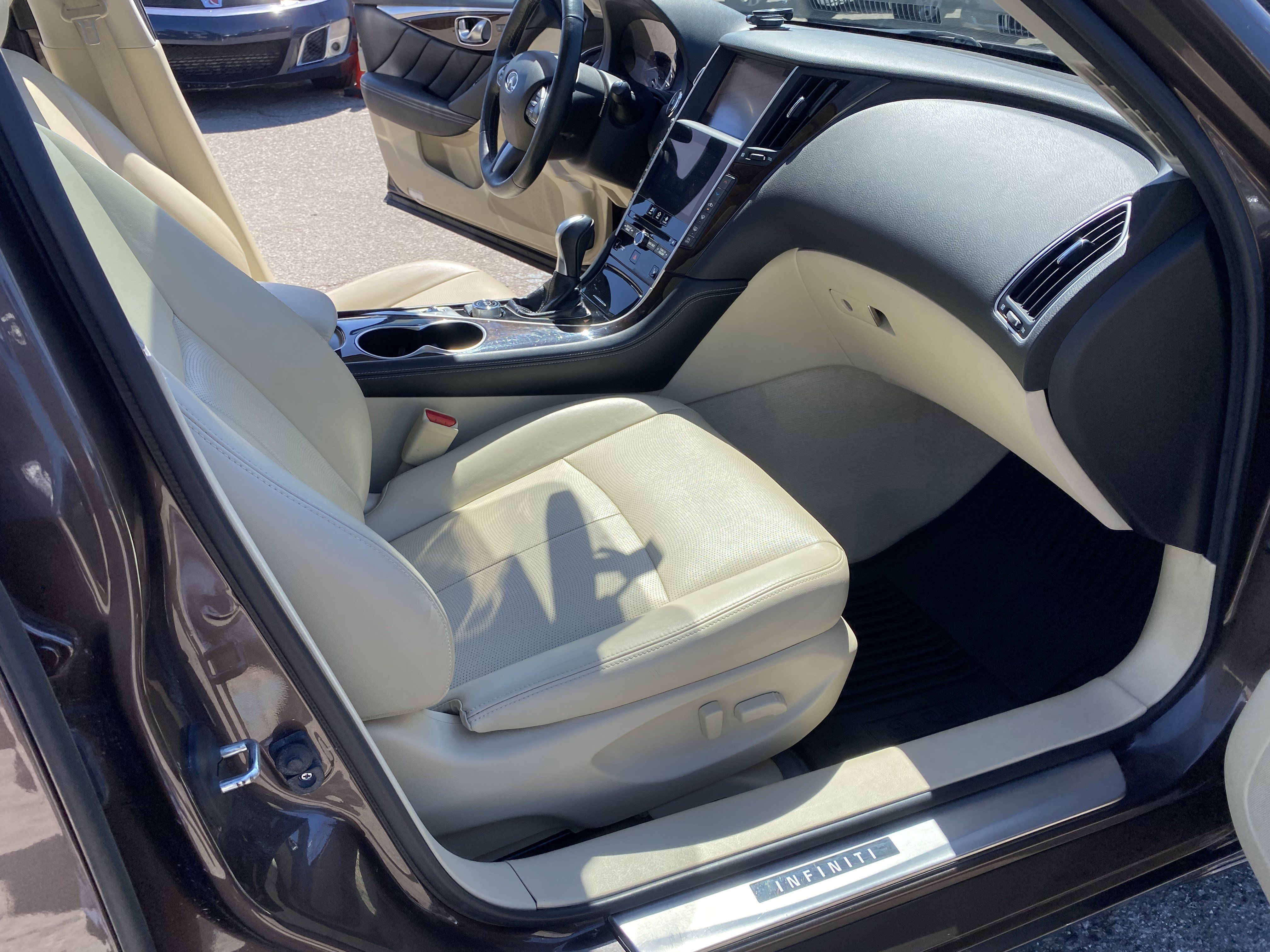 Used 2015 INFINITI Q50 Premium w/ Deluxe Touring Package AWD/4WD image 25