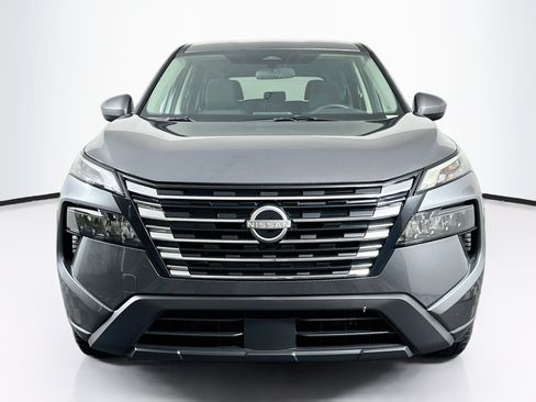 Used 2026 Nissan Rogue SV FWD image 2