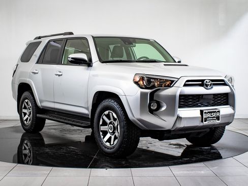 Used 2020 Toyota 4Runner TRD Off-Road Premium image 5