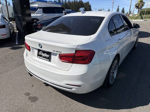 Used 2017 BMW 330i Sedan RWD image 3