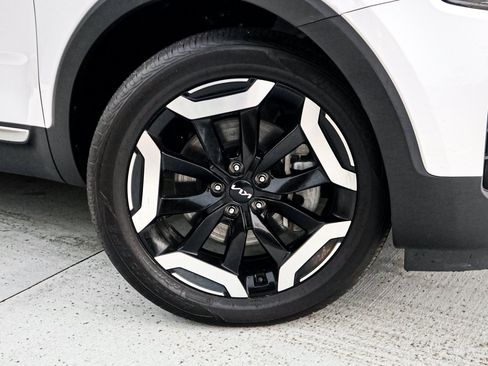 Used 2025 Kia Telluride S FWD image 13