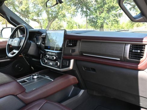 Used 2024 Ford Expedition Max Limited image 24