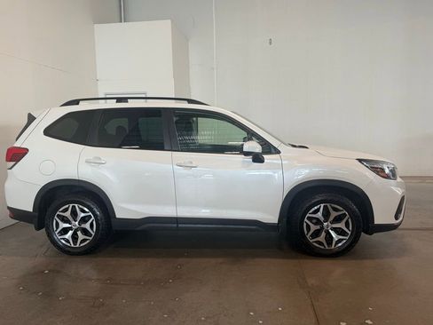 Used 2021 Subaru Forester Premium image 15