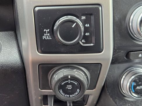 Used 2017 Ford F150 Platinum w/ Equipment Group 701A Luxury AWD/4WD image 21