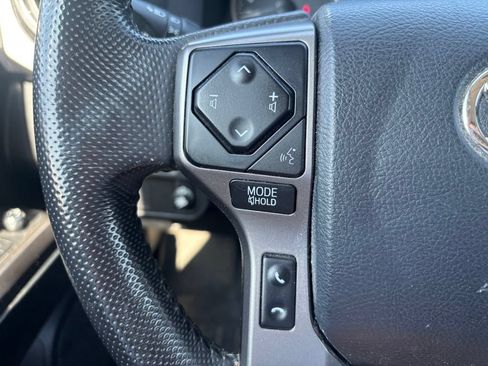 Used 2017 Toyota Tacoma SR5 RWD image 22