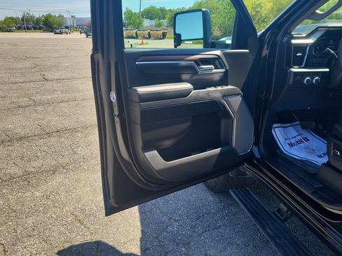 Used 2025 GMC Sierra 2500 Denali w/ Technology Package AWD/4WD image 15