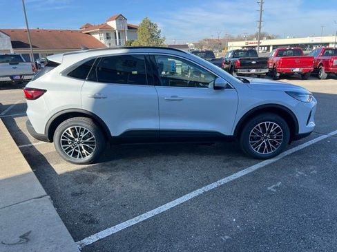 New 2026 Ford Escape Base image 7