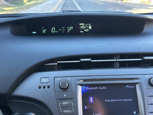 Used 2014 Toyota Prius Three image 30