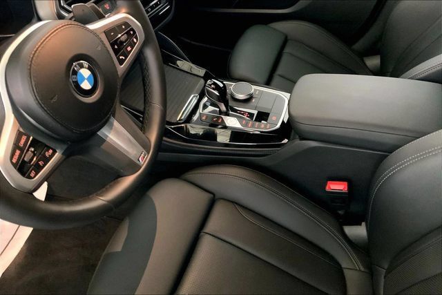 Used 2023 BMW X4 xDrive30i w/ M Sport Package AWD/4WD image 8