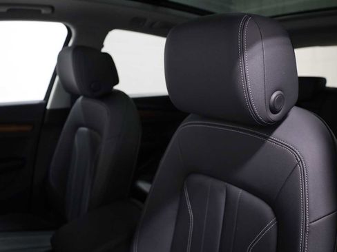 Used 2023 Audi Q5 2.0T Premium w/ Convenience Package image 18