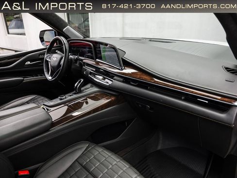 Used 2022 Cadillac Escalade Sport Platinum w/ Heavy-Duty Trailer Package AWD/4WD image 18