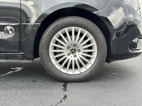 Used 2019 Mercedes-Benz Metris Passenger image 51