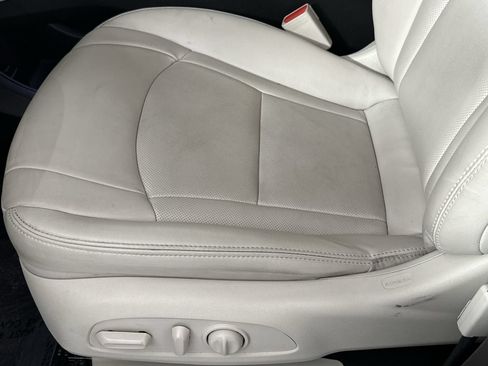 Used 2023 Buick Enclave Essence w/ Trailering Package, 5000 lbs. FWD image 12