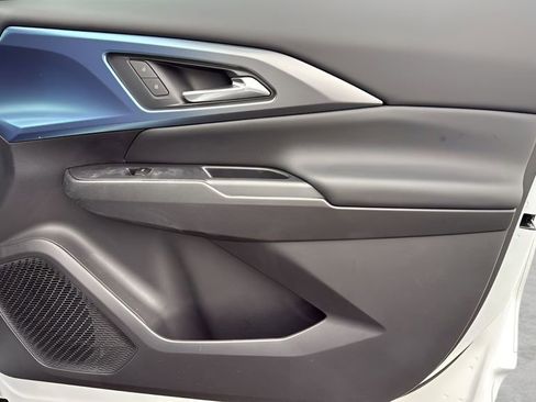 New 2026 Chevrolet Equinox EV LT AWD/4WD image 11