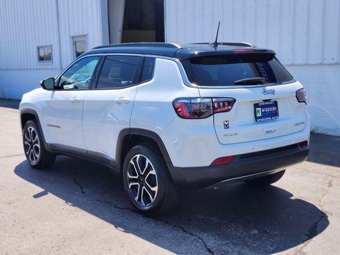 Used 2024 Jeep Compass Limited w/ Sun and Sound Group AWD/4WD image 3
