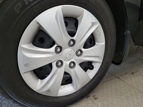 Used 2016 Hyundai Elantra SE image 31