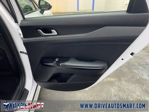 Used 2023 Kia K5 LXS image 17