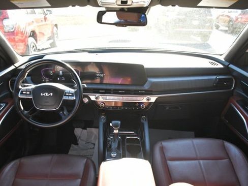 Used 2023 Kia Telluride EX w/ EX Captain's Chair Package image 10