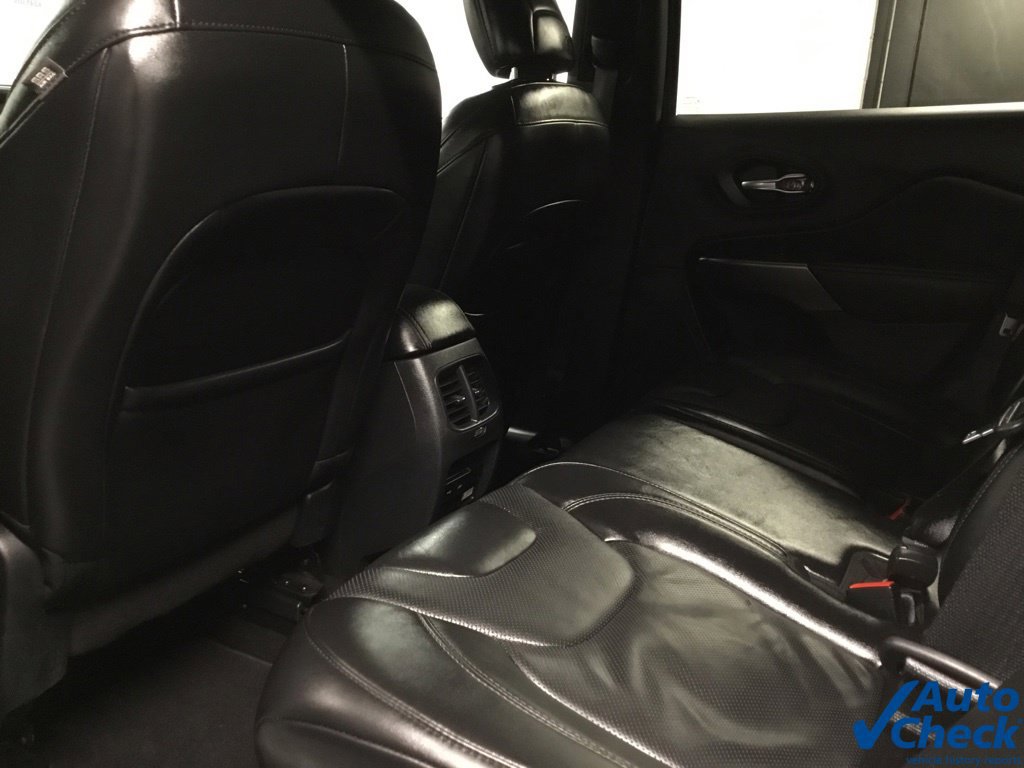 Used 2020 Jeep Cherokee Limited AWD/4WD image 30