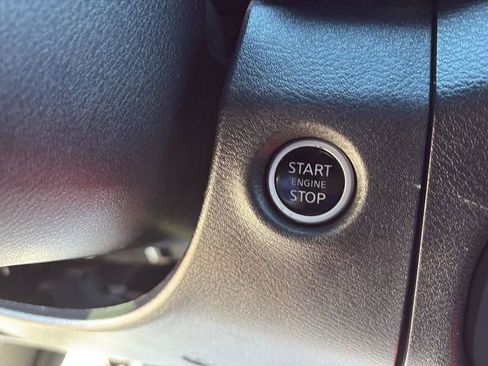 Used 2023 Nissan Frontier PRO-4X w/ Pro Convenience Package AWD/4WD image 9