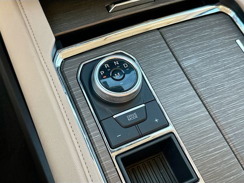 Used 2024 Ford Expedition Limited image 25