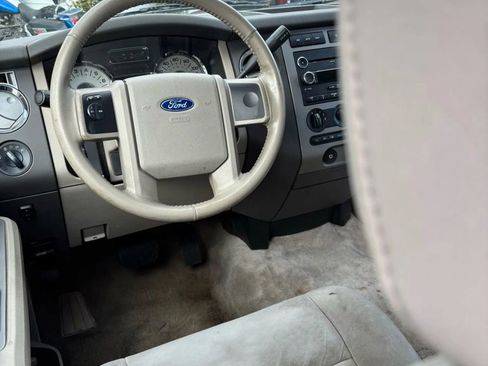 Used 2008 Ford Expedition XLT image 38