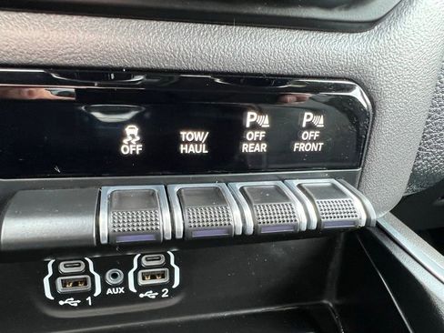 Used 2020 RAM 1500 Laramie w/ Sport Appearance Package AWD/4WD image 43