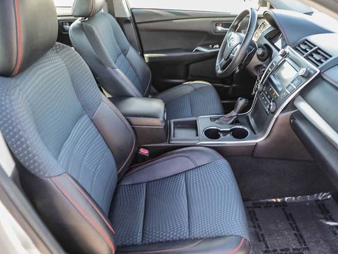 Used 2015 Toyota Camry SE image 16