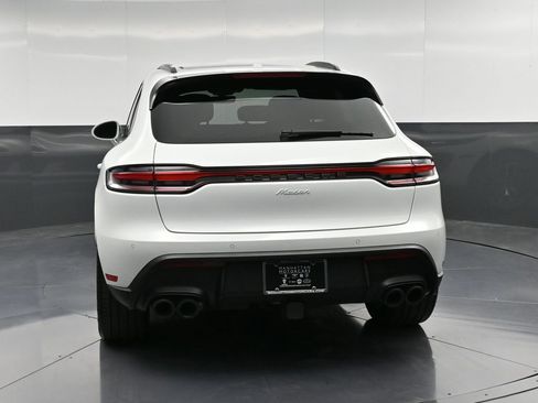 Certified 2025 Porsche Macan image 7