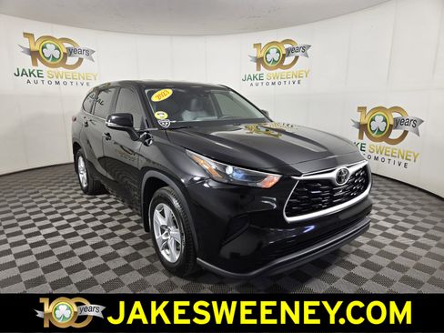 Used 2023 Toyota Highlander L FWD image 1