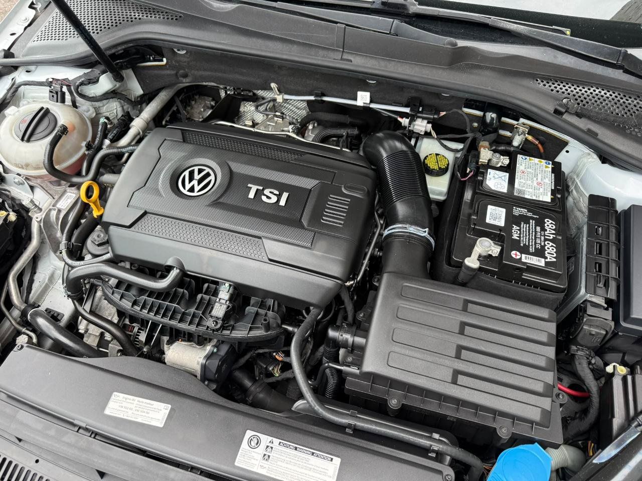 Used 2018 Volkswagen GTI SE FWD image 19