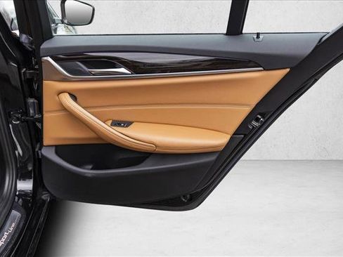 Used 2017 BMW 530i xDrive image 27