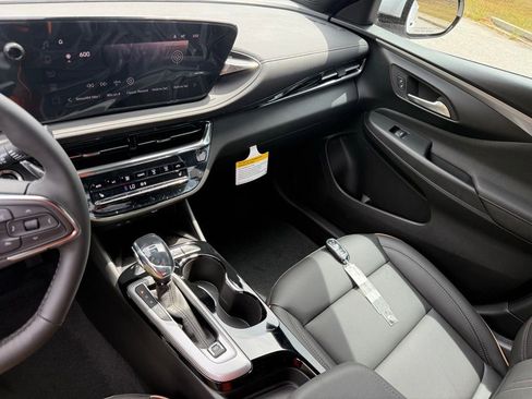 New 2026 Buick Envista Avenir FWD image 26