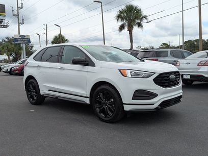 Used 2022 Ford Edge SE w/ Black Appearance Package