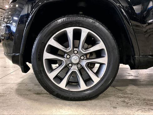 Used 2017 Jeep Grand Cherokee Overland image 7