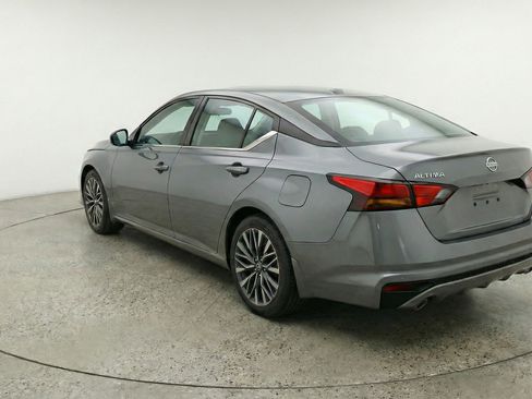 Used 2025 Nissan Altima 2.5 SV image 6